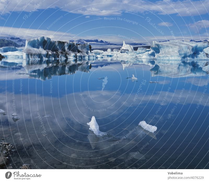 Joekulsarlon, eine Gletscherlagune auf Island ISLAND Eis Wasser Schnee Eisberg Gletschersee Gletscherwasser Gletscherfluss Gletschereis europa nordeuropa