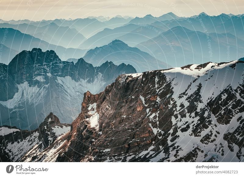 Panoramablick von der Zugspitze III Schneelandschaft Strukturen & Formen Österreich Umweltbilanz Umweltsünder Zerstörung Gletscher Schneebedeckte Gipfel Felsen