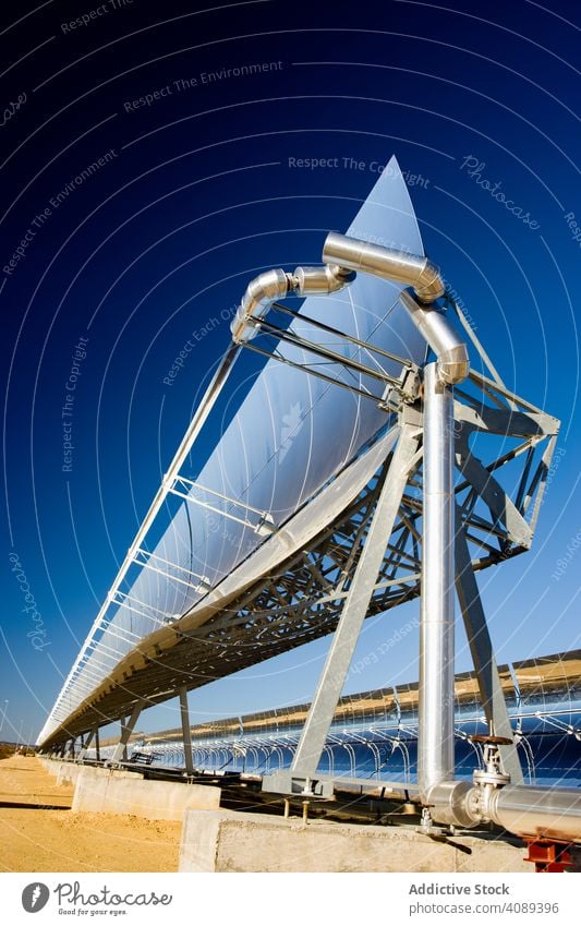 Solarmodul auf Kraftwerk solar Panel Station Photovoltaik Himmel wolkenlos blau sonnig Zellen tagsüber Energie Elektrizität glänzend Technik & Technologie
