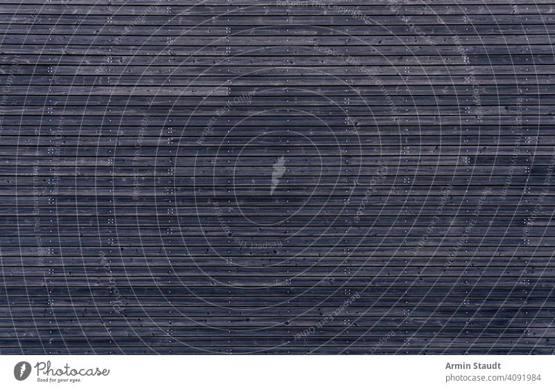 Hintergrundbild, Holzwand mit horizontalen Brettern und Nägeln Schiffsplanken dunkel Textur Muster Linie Reihe alt hölzern Material Wand Oberfläche Holzplatte