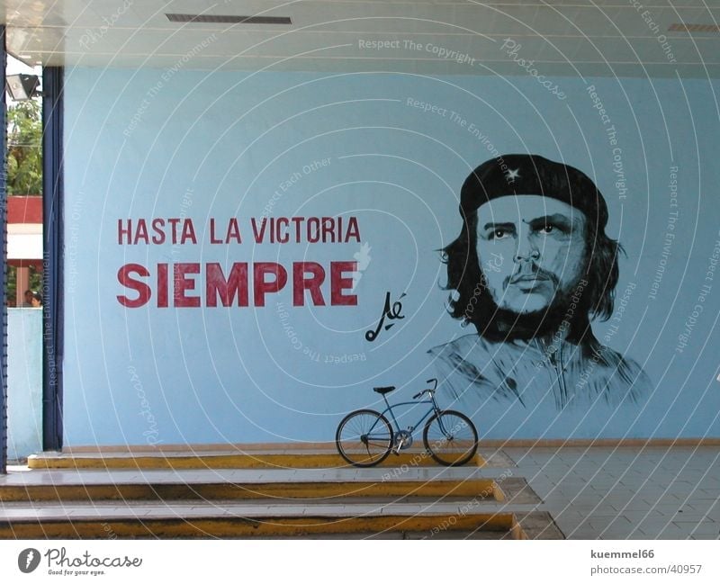 Hasta la Victoria Siempre Wand Gemälde Fahrrad Busbahnhof Kuba Südamerika Che Guevara Zeichnung Wiedervereinigung blau