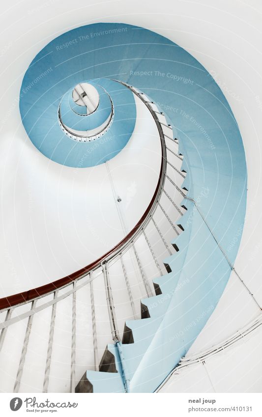 Spiral-O-Mat Wendeltreppe Seefahrt Dänemark Menschenleer Leuchtturm Gebäude Architektur Treppe Sehenswürdigkeit Linie ästhetisch hell positiv schön blau weiß