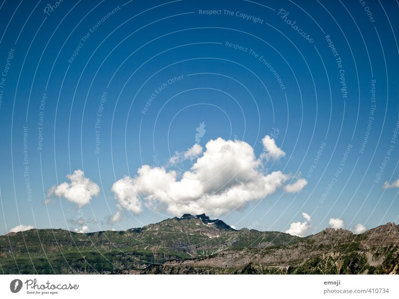 heiter bis wolkig Umwelt Natur Himmel Sommer Schönes Wetter Berge u. Gebirge Gipfel natürlich blau Farbfoto Außenaufnahme Menschenleer Textfreiraum oben Tag