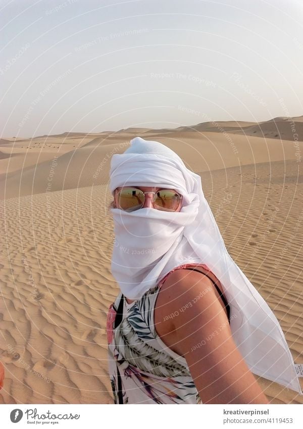Sahara Wüste Sand Wärme Düne Ferien & Urlaub & Reisen Außenaufnahme Farbfoto Himmel Schönes Wetter Abenteuer Dürre Sonnenlicht Dubai Landschaft Natur Tag
