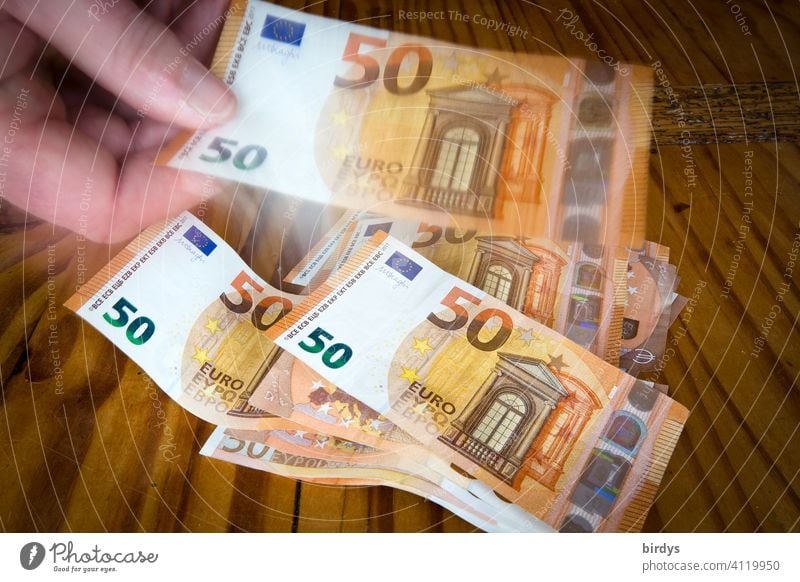 Geld zählen, 50-Euroscheine , Banknoten 50 Euro Hand Bargeld Geldscheine viele Kassensturz Erfolg Finanzen sparen bezahlen Investition Business