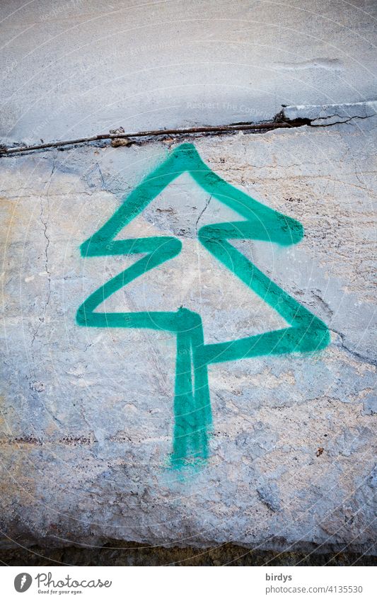 gesprayter Tannenbaum auf einer alten Betonwand Graffiti grün grau Jugendkultur Baum Weihnachtsbaum
