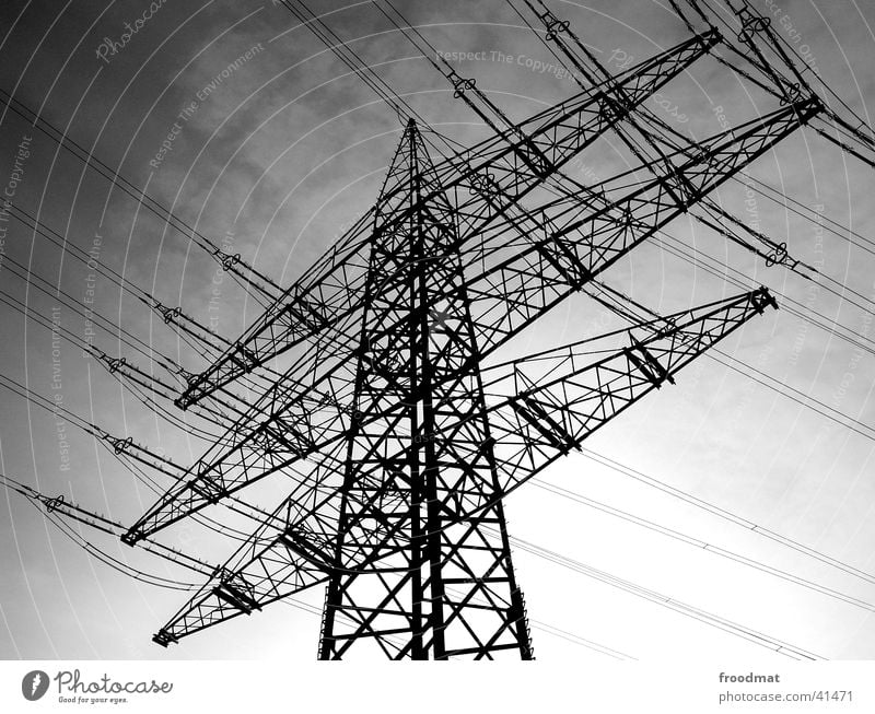 energisch diagonal Elektrizität Leitung Strommast Gitter technisch Vernetzung Verbundenheit Elektrisches Gerät Technik & Technologie Energiewirtschaft