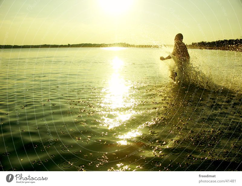 Wasser spritzt nass #3 Sommer See Stimmung Strand Aktion Gegenlicht Reflexion & Spiegelung Baggersee Schwimmen & Baden Sonne Refelektion Wassertropfen Freude