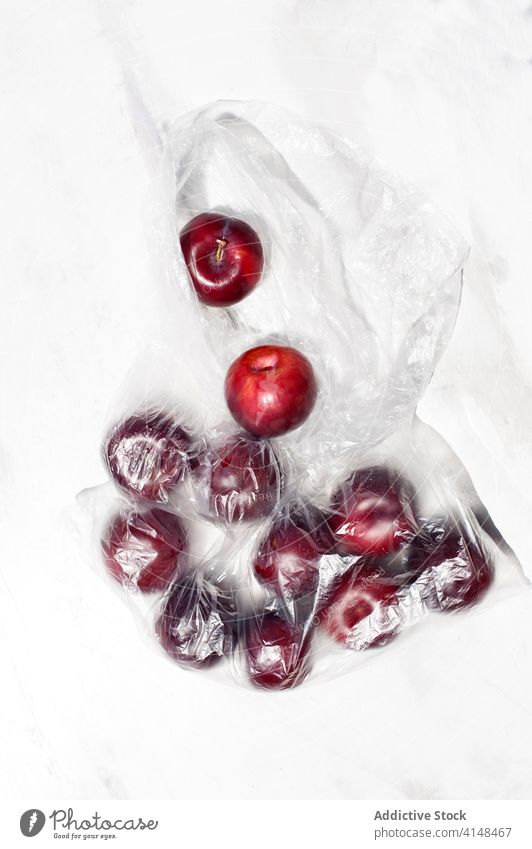 Frische Kirsche im Plastiksack Beeren reif rot frisch süß natürlich Kunststoff Sack lecker organisch Lebensmittel Vitamin Frucht Dessert geschmackvoll Ernährung