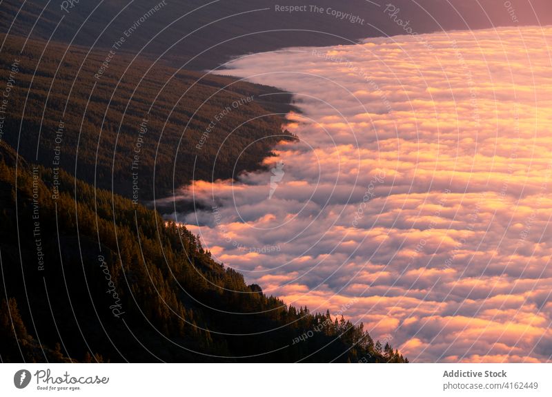 Luftaufnahme von über Bergen am Morgen Landschaft Wolken Berge u. Gebirge erstaunlich malerisch Hochland Fluggerät Teneriffa Kanarische Inseln Spanien