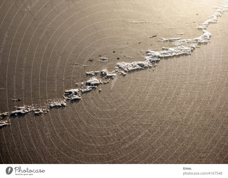 Schaumbad, Reste sand strand schaum angespült linie glatt oberfläche material meer ungefährlich rätsel grenze