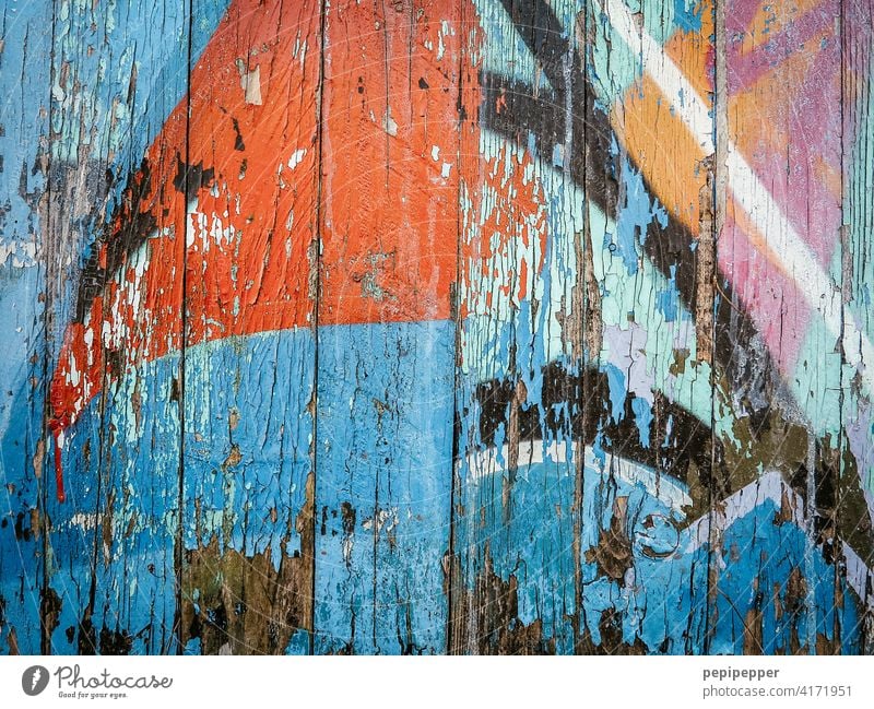 bemalte, alte Holzwand, Graffiti Graffiti-Wand graffitti Graffitis Mauer Wandmalereien Kunst Straßenkunst Fassade Schriftzeichen Jugendkultur Schmiererei