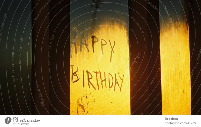 Happy Birthday Fenster Licht Sonnenaufgang Freizeit & Hobby Schriftzeichen Seil Geburtstag