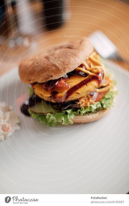 #A0# Birthday Burger I burger Burgerbrötchen Burgerlove Burger gesundes Essen Burger Patty Burgerfleisch Fastfood lecker Essen zubereiten essen und trinken