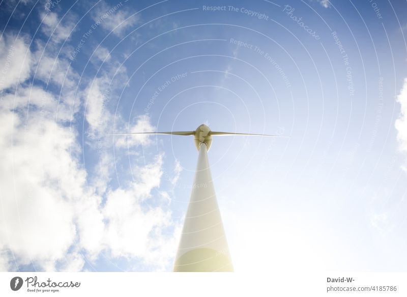 Windrad / Windkraftanlage - Windenergie erzeugen Umweltschutz riesig Zukunftsorientiert Klimawandel nachhaltig umweltfreundlich Energiewende co2