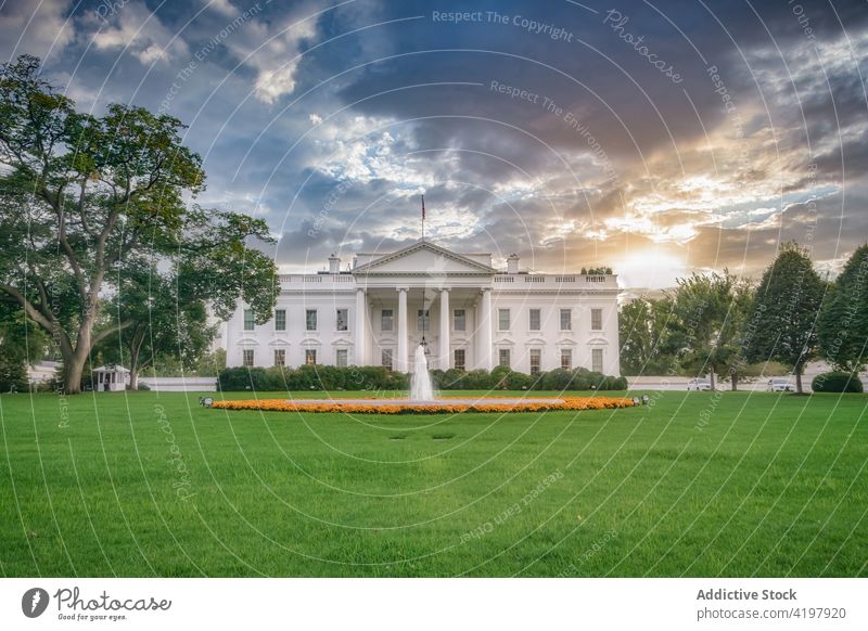 Das Weiße Haus in Washington DC in den USA weißes Haus Vorsitzender dc Großstadt vereint Zustände Kapital heimwärts Architektur Rasen Historie Wahrzeichen Fahne