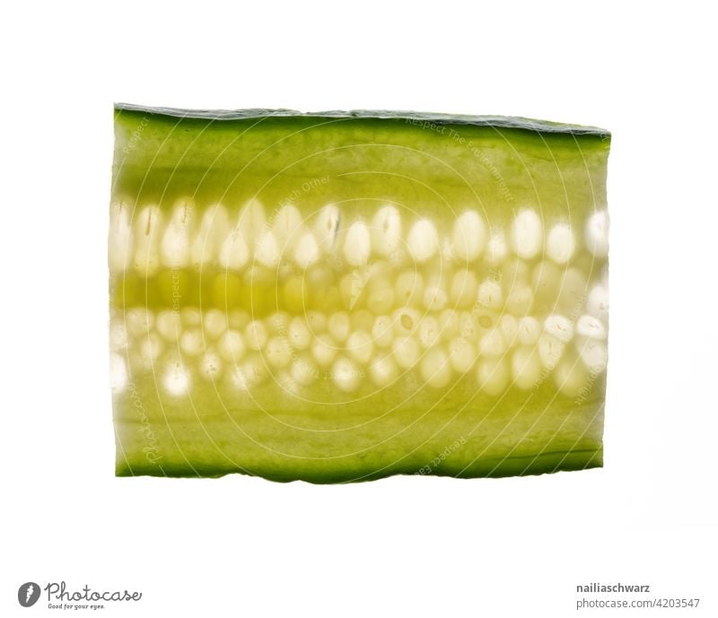 Gurke Gurkenscheibe grün Gemüse Essen Foodfotografie Ernährung gesund naschen Gesunde Ernährung vegan Snack Gurkenscheiben Vegane Ernährung Diät lecker Schnitt