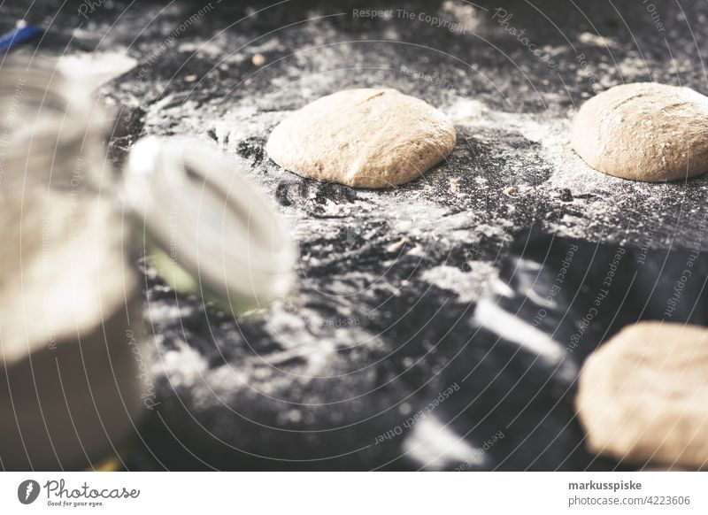 Hausgemachtes Burgerbrötchen Bäcker Bäckerei bap Korb Biografie Biskuit Brot Brötchen Brotladen Frühstück Müsli Zerealien Mais Ernte Teigwaren duff passen