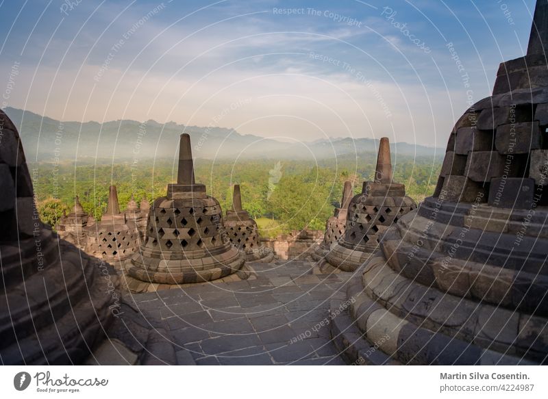 Tempel von Borobudur in Yogyakarta, Java, Indonesien. Bali Sonne Sonnenuntergang antik Architektur Asien Anziehungskraft Hintergrund schön Buddha Buddhismus