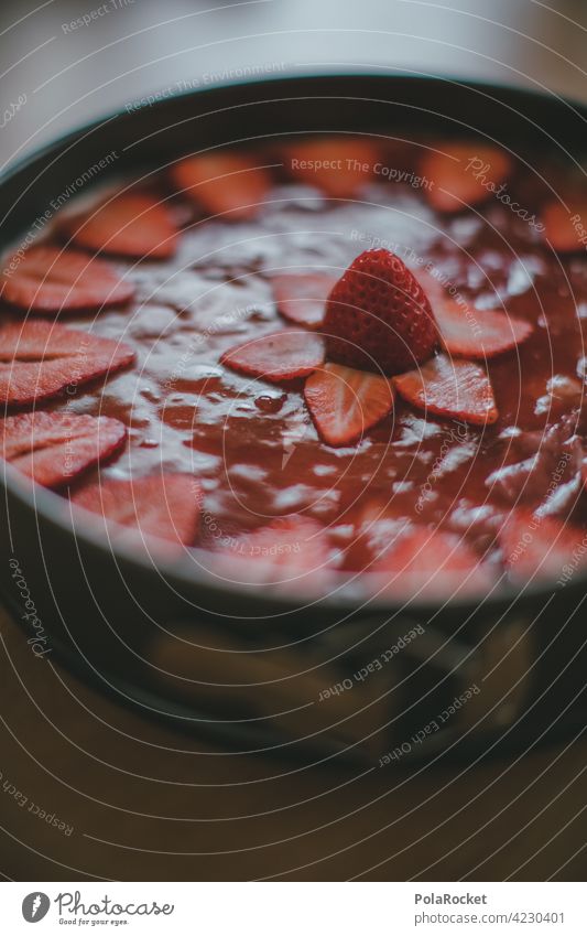 #A0# Erdbeerkuchen Kuchen Kuchenstück kuchen backen Kuchenzutat Erdbeeren Erdbeersaison lecker Nachtisch Kaffeetrinken Kalorienreich Kuchenform Backwaren süß