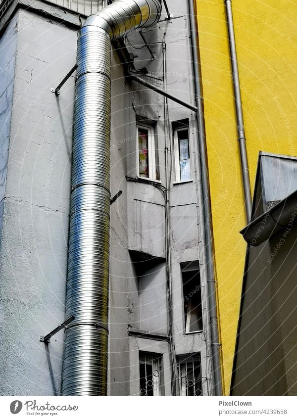 Hausfassade Hauswand Außenaufnahme Fassade Gebäude Farbfoto Stadt Mauer Bauwerk Architektur trist