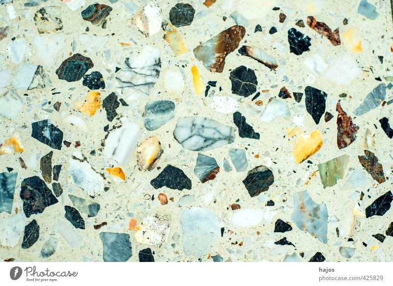 Steinboden aus Mosaiksteinen Handwerk alt historisch Kitsch trashig blau gelb grau grün schwarz weiß Kunst Vergangenheit Boden Belag altmodisch zusammengesetz