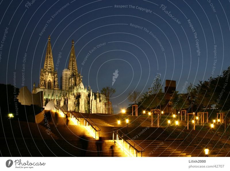 Unser wunderschöner Dom Köln Rhein Gotteshäuser Nacht Sommer Himmel Beleuchtung Treppe Geländer