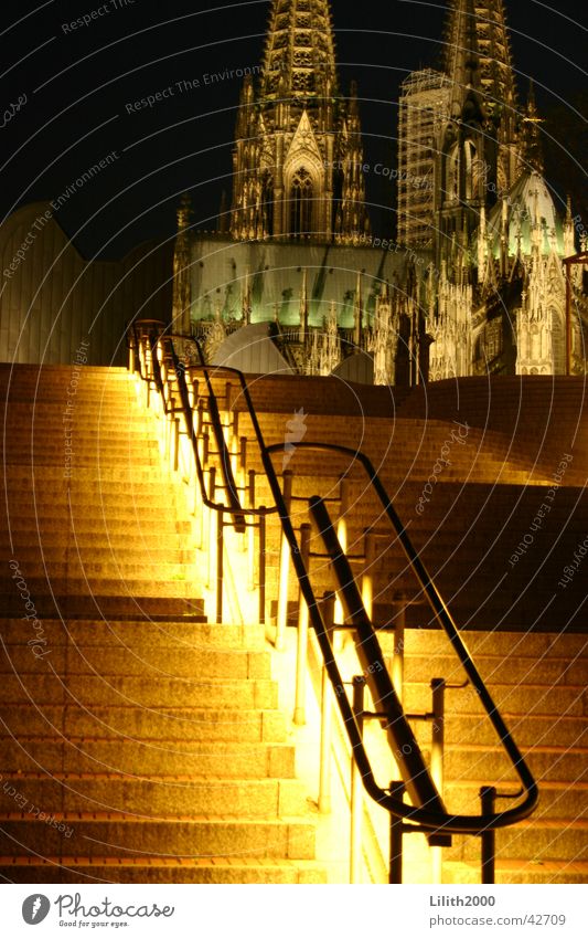 Nachts am Dom Köln Sommer Gotteshäuser Treppe Beleuchtung Geländer