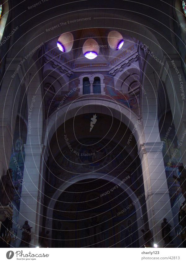 sakrale Schönheit Frankreich Kirchenschiff Kuppeldach Bogen Gotteshäuser Annonay Religion & Glaube Säule