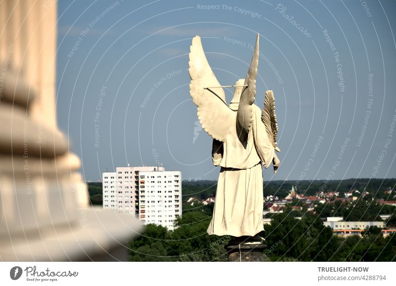 Dem Engel ganz nah und mit Blick auf Potsdam und Umgebung kommt man oben auf der Aussichtsplattform der architekturgeschichtlich interessanten, Denkmal geschützten St.Nikolai Kirche