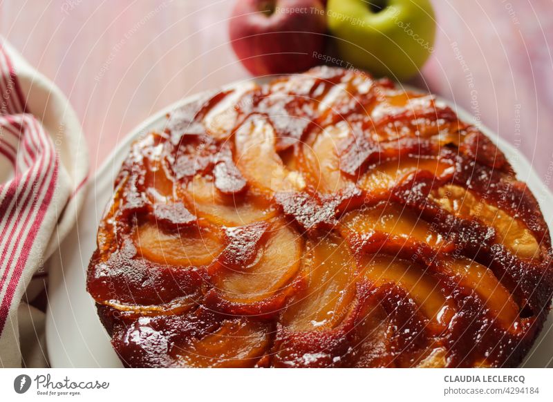 Appel Tarte Tatin Torte Apfelkuchen Backwaren backen Lebensmittel lecker Pasteten Dessert süß Frucht frisch gebastelt