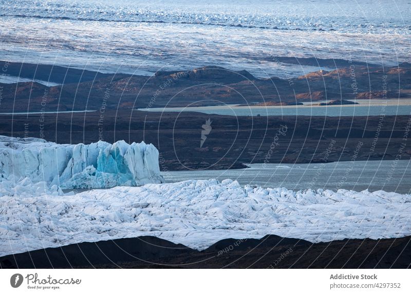 Gletscher an der Küste des Meeres MEER Ufer Winter kalt Eis Deckung Wetter Saison Natur Island Schnee malerisch gefroren rau Landschaft Wasser Frost Klima