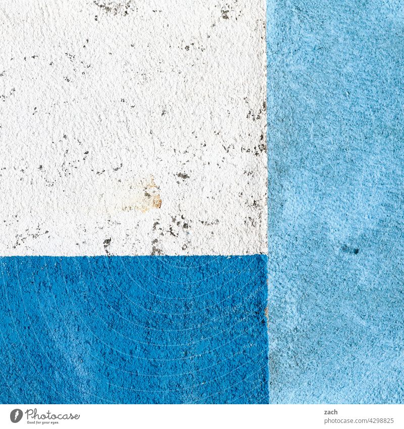 heiter bis wolkig Wand Fassade Haus weiß blau Farbe Mauer Linie Strukturen & Formen Streifen graphisch abstrakt Muster