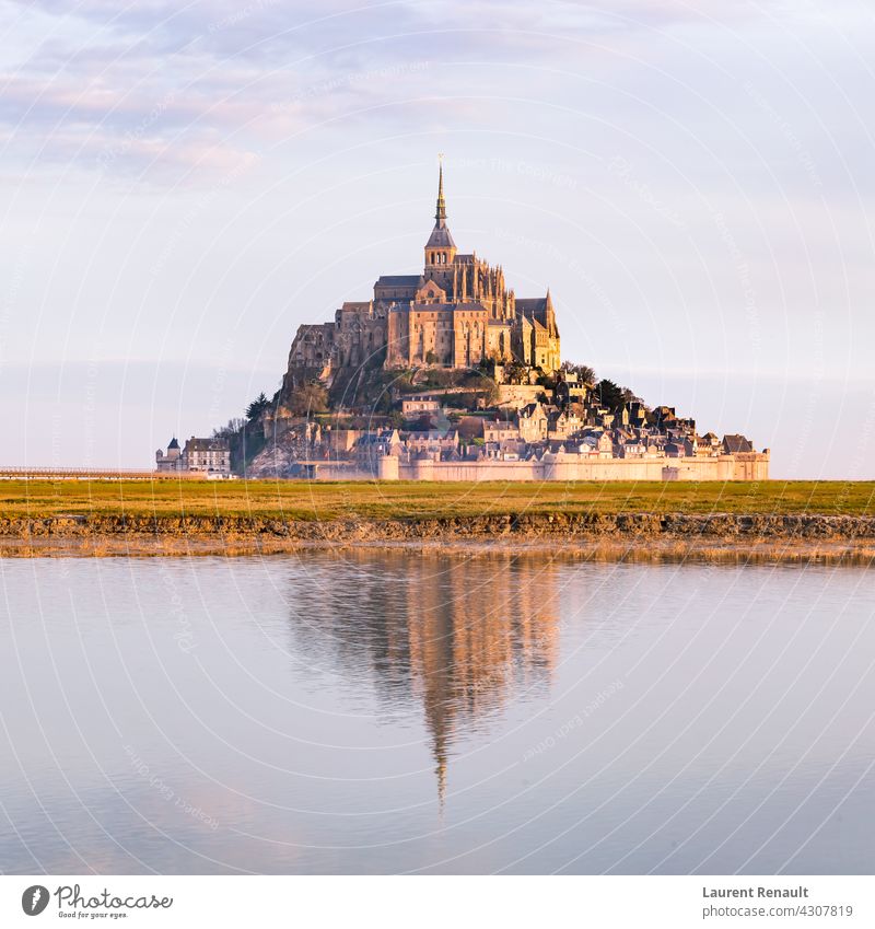 Mont-Saint-Michel in der Normandie Frankreich Bucht bretagne Bretagne Europa berühmt Französisch Wahrzeichen Landschaft michel mont mont-saint-michel Denkmal