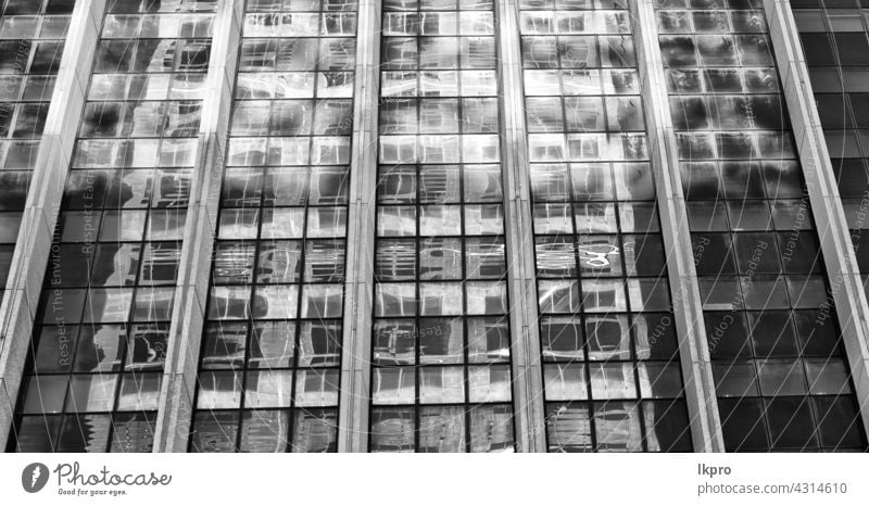 der Reflex des Wolkenkratzers im Fenster reflektorisch Palast blau Glas abstrakt Büro Licht Cloud Terrasse Stahl bügeln durchkreuzen Verzerrung schwarz Metall