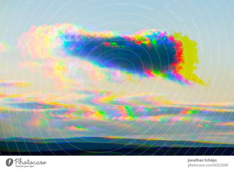 Himmelserscheinung Wolke als Sprechblase mit Glitch Effekt Transzendenz Sonnig Sommer psychedelisch Dimension glitch art distortion schwingung Systemfehler