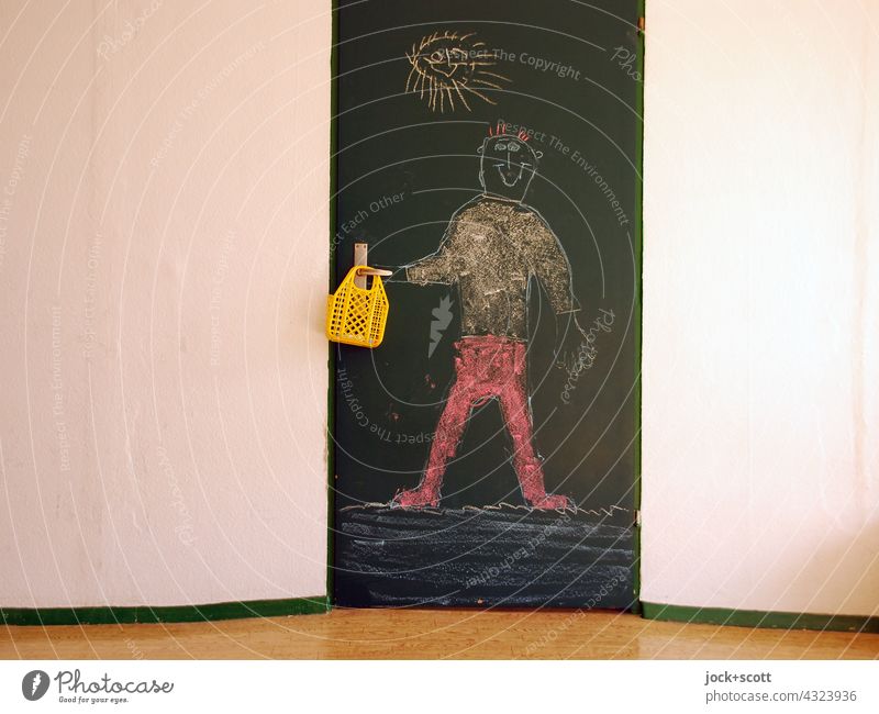 gezeichnet & gemalt | mit farbiger Kreide ein Körperbild auf der Tür Kreidezeichnung Zeichnung Tafel Kreativität Therapie Kindheit Förderung Hintergrund neutral