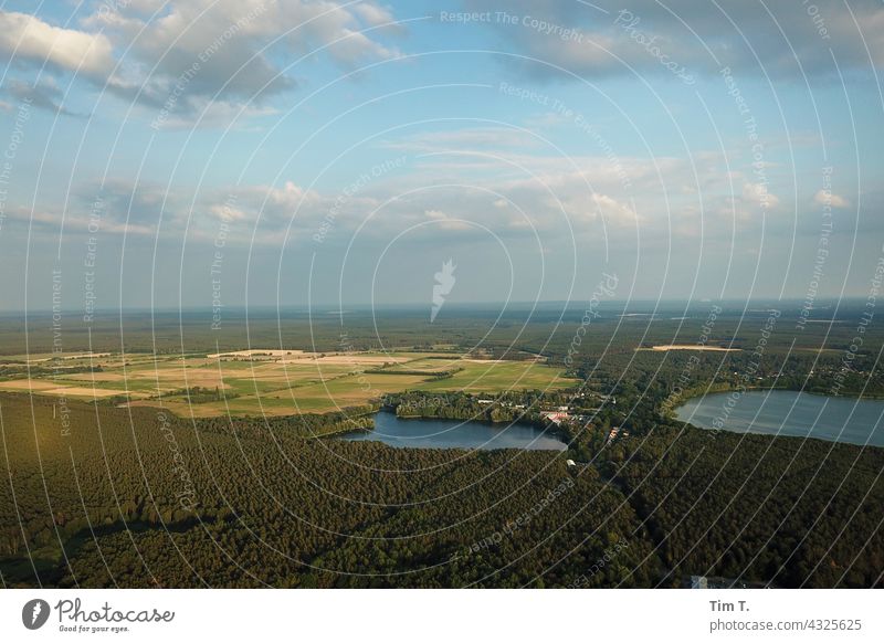Brandenburg von oben Drohnenansicht Farbfoto Landschaft lake Außenaufnahme Natur Umwelt Menschenleer Tag Himmel Baum Wolken Wald grün Schönes Wetter