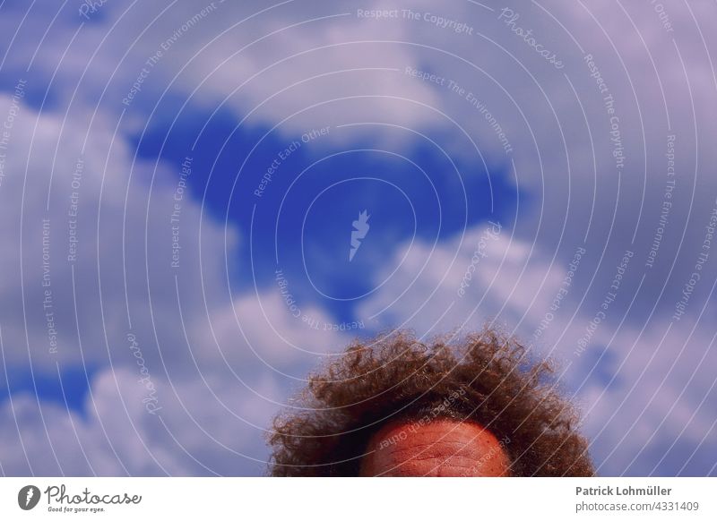 Heiter bis lockig Haare locken mann detail detailaufnahme frisur himmel wolke lange haare arfo afrikanisch gesicht stirm kopf minimal minimalistisch Gesicht