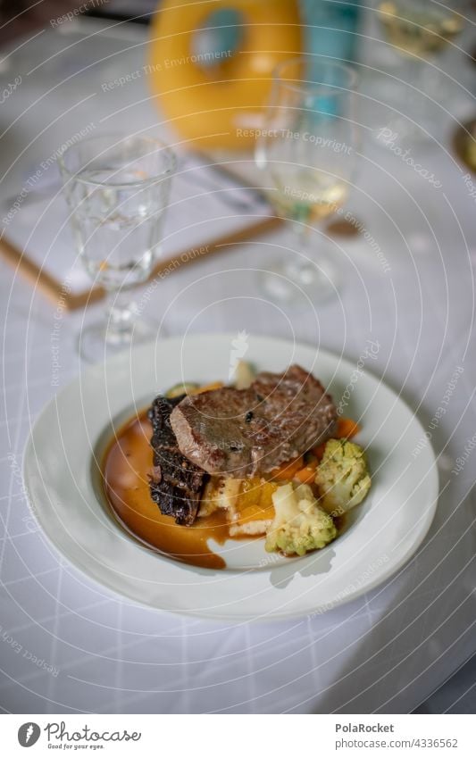 #A# Essen mit Fleisch Blumenkohl Mittag Leckerbissen Steak Entrecote Hochzeit Bioprodukte Mittagessen Farbfoto Ernährung Lebensmittel Vegetarische Ernährung
