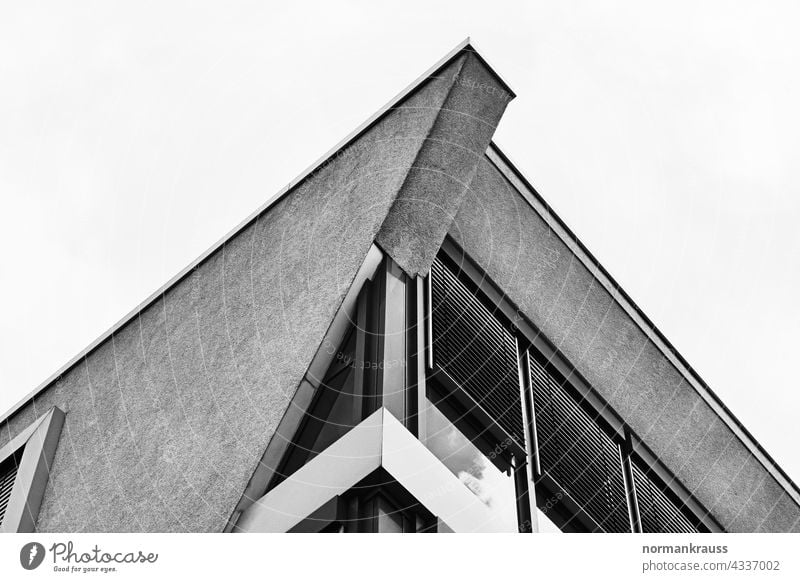 Architekturdetail haus hauswand verkleidung ecke gebäude schwarzweiß architektur monochrom funktionsbau