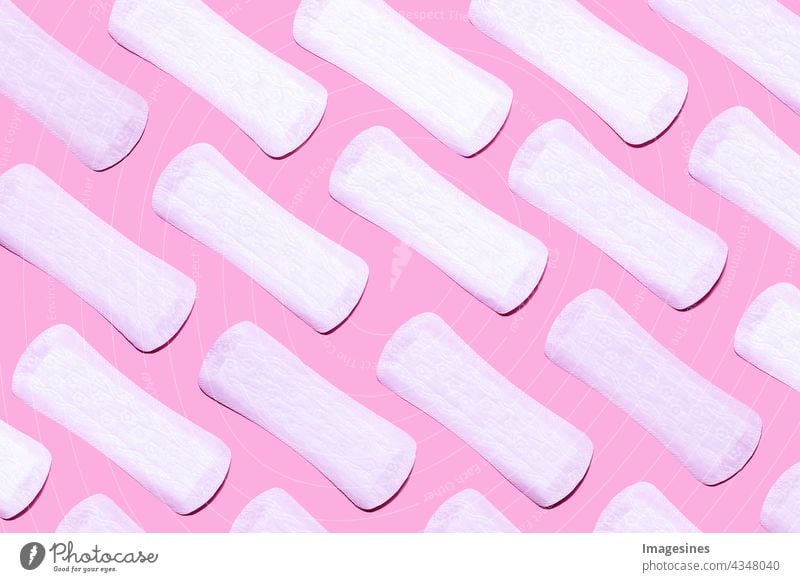 Damenhygiene, Menstruationseinlagen. Damenbinden, Slipeinlagen. Minimal Konzept Menstruationszyklus. absorbieren abstrakt Kunst Hintergründe Blut Pflege sauber