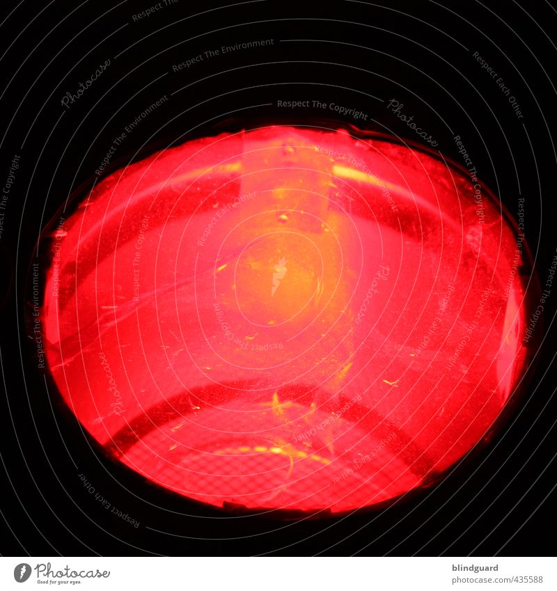 Red Light Lampe Veranstaltung Musik Tanzen Feste & Feiern Glas Metall Kunststoff leuchten heiß Wärme gelb rot schwarz Farbfoto Außenaufnahme Experiment