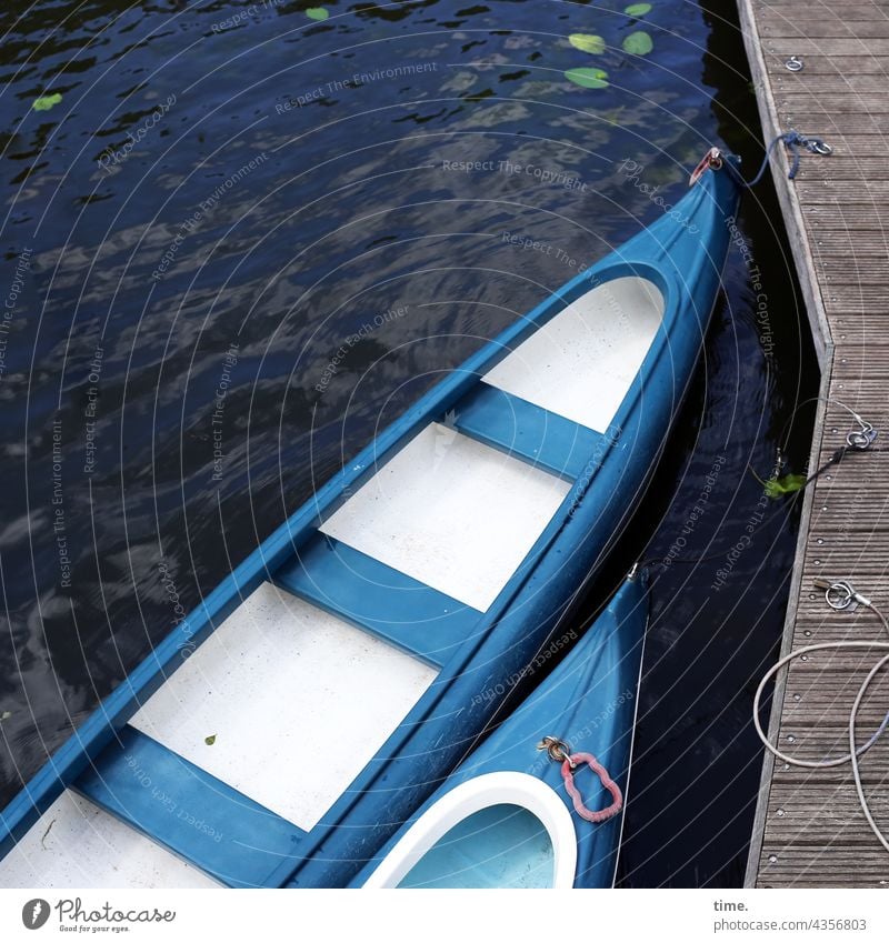 ParkTourHH21 | Leinenzwang boot kanu steg vogelperspektive kunststoff zwei anleger holz wasser wasserfahrzeug festmacher Wasseroberfläche haken ösen hafen