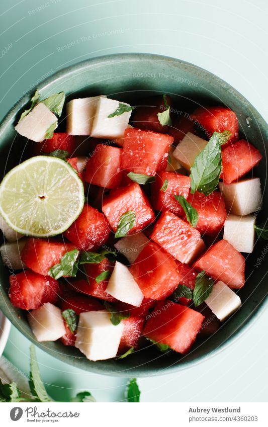 Wassermelonen-Fruchtsalat oben Amuse-Gueule Hintergrund Schalen & Schüsseln Frühstück Farbe farbenfroh lecker Dessert Entzug Diät Abendessen Speise Essen
