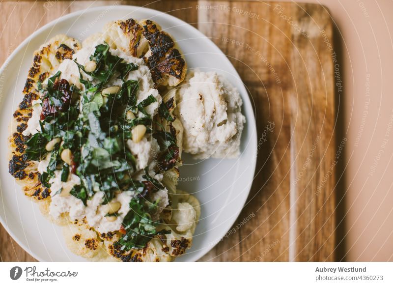 veganes Blumenkohlsteak Blogger Pfanne aus Gusseisen Koch Essen zubereiten Diner essen Lebensmittel Gesundheit heimwärts selbstgemacht Kale Küche gestampft