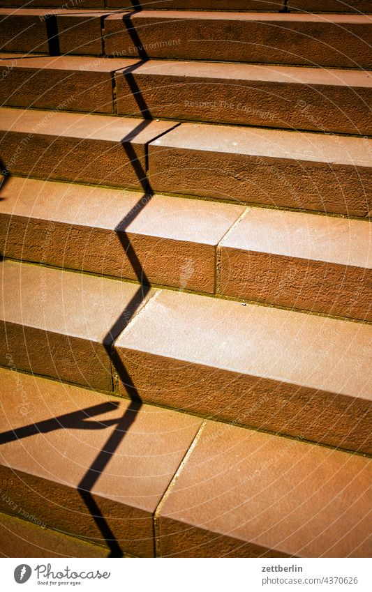 Treppe mit Schatten des Geländers architektur ausflug burg deutschland eisenach erholung ferien geschichte gotik historie historisch landschaft luther