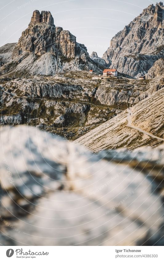 Dreizinnenhütte - Rifugio Antonio Locatelli in der Nähe von Drei Zinnen, Dolomiten, Südtirol, Italien berühmt Natur Berge u. Gebirge Landschaft alpin reisen