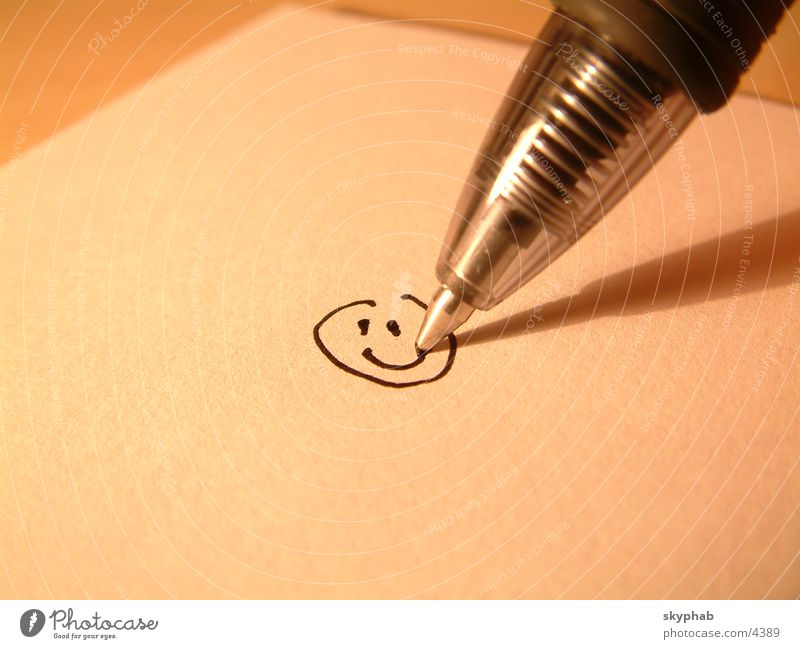 Smile! Smiley Schreibstift Makroaufnahme Nahaufnahme lachen streichen