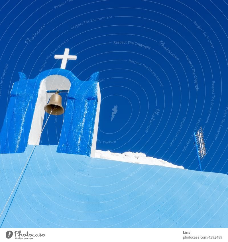 griechische Farbenlehre l Kirche auf Santorin Kreuz Griechenland Glocke Antenne blau weiß Himmel Christlich Religion Religion & Glaube Insel Menschenleer